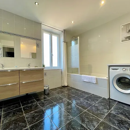 بيت للعطل Maison Du Canal Avec Cour Privee *