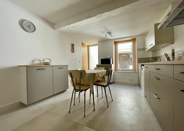 Casa de Férias Maison Du Canal Avec Cour Privee *